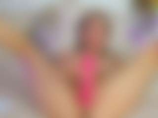 Live cam show with Emilly Bronte - Dildo Or Vibrator on chickslive.net