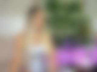 Live cam show with Emilly Bronte - Smoking on Adult Interactions