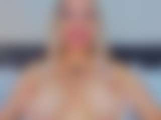 Emilly Bronte's Live Sex Cam Show