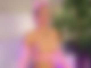 Live cam show with Emilly Bronte - Anal Teen (18+) on SquirtSoMuch