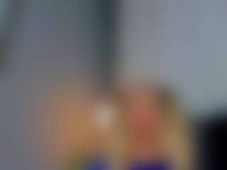 Live cam show with Emilly Bronte - Brown Eyes Blonde Hair on Camsoda