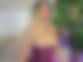 Live cam show with Emilly Bronte - Striptease Teen (18+) on Hubzter Live
