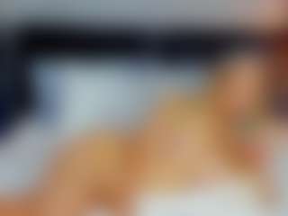 Live cam show with Emilly Bronte - Butt Plug on slutload