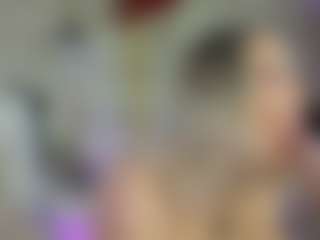 Live cam show with Emilly Bronte - Squirt on Dolls Live