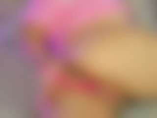 Live cam show with Emilly Bronte - Lush Blonde Hair on Camming Site