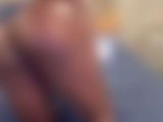 Mia23's Live Sex Cam Show