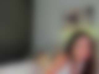 Live cam show with Mariana - Petite on SquirtSoMuch