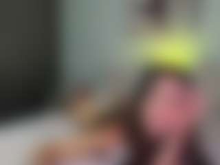 Live cam show with Mariana - Spank on chickslive.net