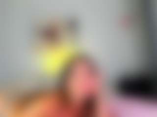 Live cam show with Mariana - College Teen (18+) on Uber Horny