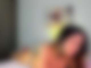 Live cam show with Mariana - Public on Milfs Live
