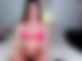Live cam show with Mariana - Athletic Teen (18+) on Uber Horny