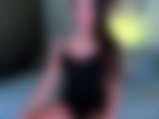 Live cam show with Mariana - Athletic Ebony on StripNow