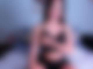 Live cam show with Mariana - Brown Eyes Toys on SxyPornLive