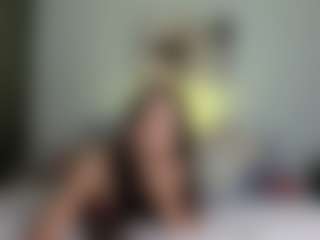 Live cam show with Mariana - Athletic Strip on Strip Flash - Live Sex Shows