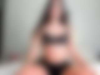 Live cam show with Mariana - Athletic Strip on Instabang