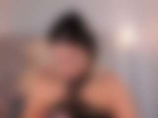 Live cam show with Britney Amberr - Squirt Curvy on CamSextacy
