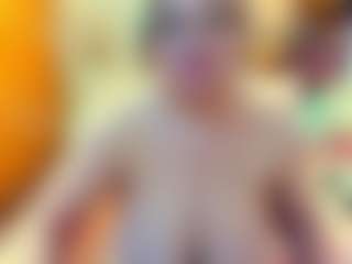 Live cam show with seductiveely - Granny Dildo on Gym Cam Girls