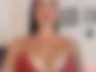 Live cam show with Lia Prada - Drinking on AdultVida.com
