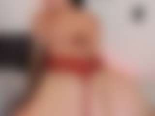 Live cam show with Lia Prada - Athletic Dildo on AdultVida.com