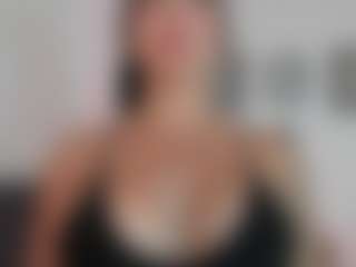 Live cam show with Lia Prada - Oil on Camiplay Live