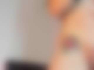 Live cam show with Lia Prada - Athletic Strip on Camsoda