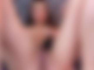 Live cam show with Kimberly - Fingers on CamClone
