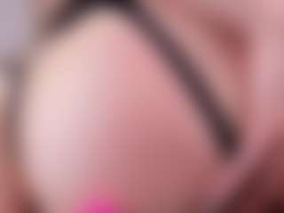 Live cam show with Kimberly - Smoking on luckytryst.com
