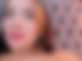Live cam show with Kimberly - Skinny on AdultVida.com