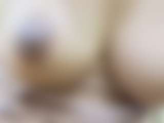Live cam show with nidhilove - Big Nipples on livesuperchat.net