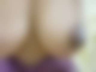 Live cam show with nidhilove - Big Nipples on Free Soda