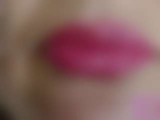 Live cam show with erika-lois - Living Room on sexytreat.net