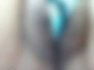 Live cam show with erika-lois - Natural on AdultVida.com