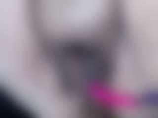 Live cam show with erika-lois - Solo on Camsoda