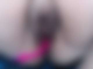 Live cam show with erika-lois - Thick on CamClone