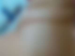 Live cam show with erika-lois - Solo on Camsoda