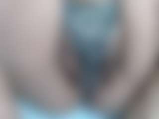 Live cam show with erika-lois - Living Room on xxxlivecams.org