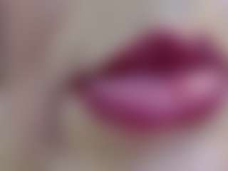 Live cam show with erika-lois - Living Room on Camsoda