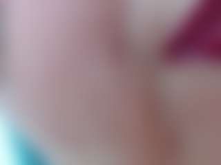 Live cam show with erika-lois - Moaning on Camsoda