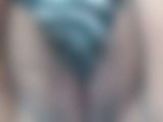 Live cam show with erika-lois - Moaning on Camsoda