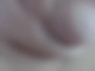 Live cam show with erika-lois - Living Room on AdultVida.com