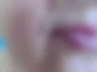 Live cam show with erika-lois - Blue Eyes on madthumbs