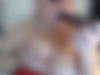 Live cam show with erika-lois - Solo on Camsoda