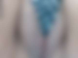 Live cam show with erika-lois - Control on Camsoda