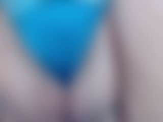 Live cam show with erika-lois - Moaning on Camsoda