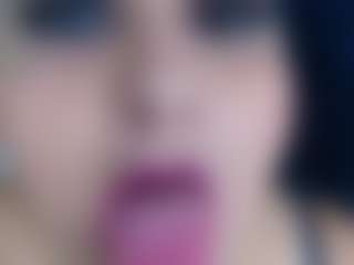 Live cam show with erika-lois - Living Room on Camsoda