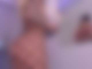 Live cam show with CleoJhonson - Blonde Hair Curvy on camgirlchat.live