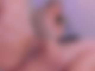 Live cam show with CleoJhonson - Bedroom Curvy on CamwithHer