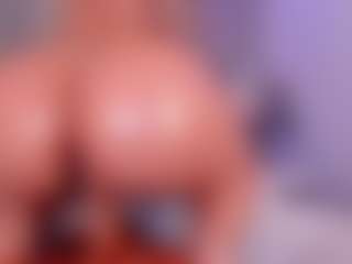 Live cam show with CleoJhonson - Fingering Latina on Gym Cam Girls | colombia
