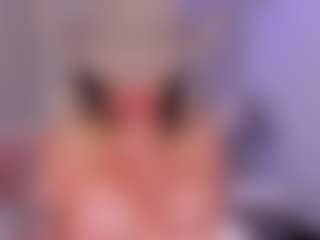 Live cam show with CleoJhonson - Blonde Hair Curvy on sexylive.show