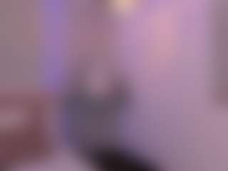 Live cam show with CleoJhonson - Dildo Or Vibrator on SmokeAndPoke